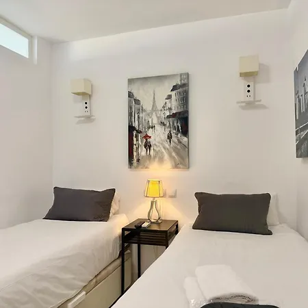 Marina Views Beachfront Center - Eaw Homes דירה מארבלה