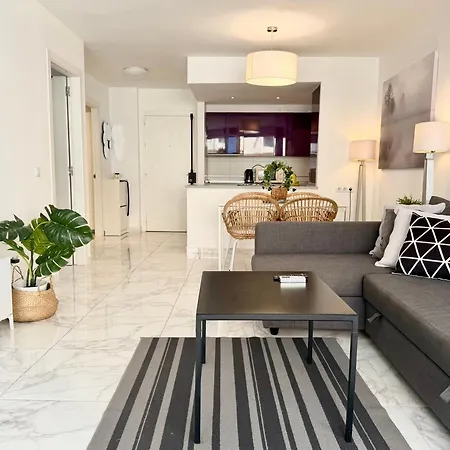 Marina Views Beachfront Center - Eaw Homes * מארבלה