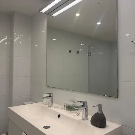 דירה Marina Views Beachfront Center - Eaw Homes מארבלה