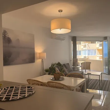 Marina Views Beachfront Center - Eaw Homes דירה